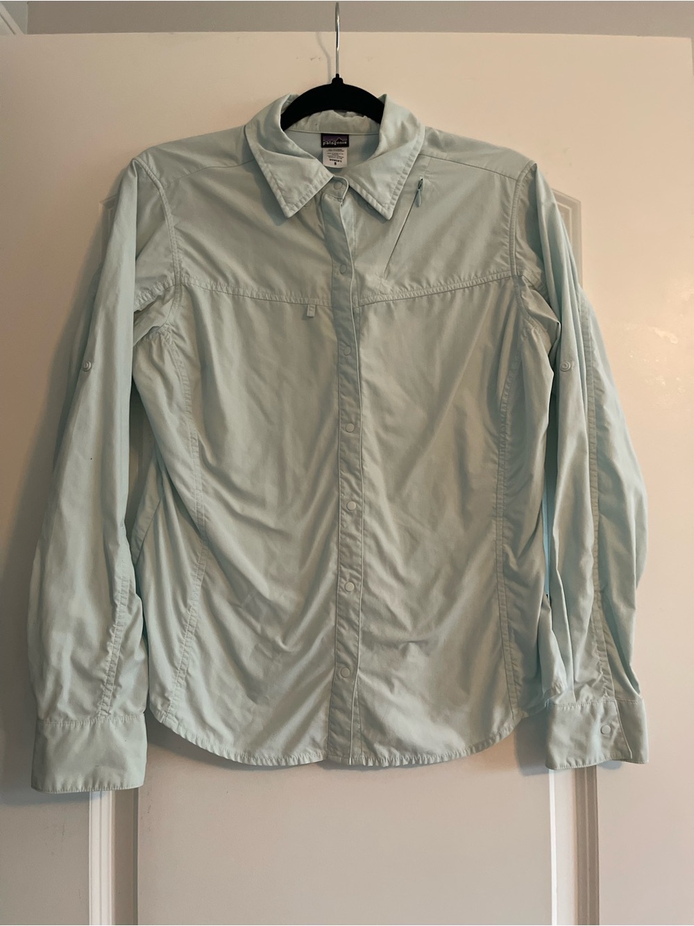 Patagonia Sol Patrol Hiking  Light Blue Long-Sleeve Button Shirt Jacket Size 8